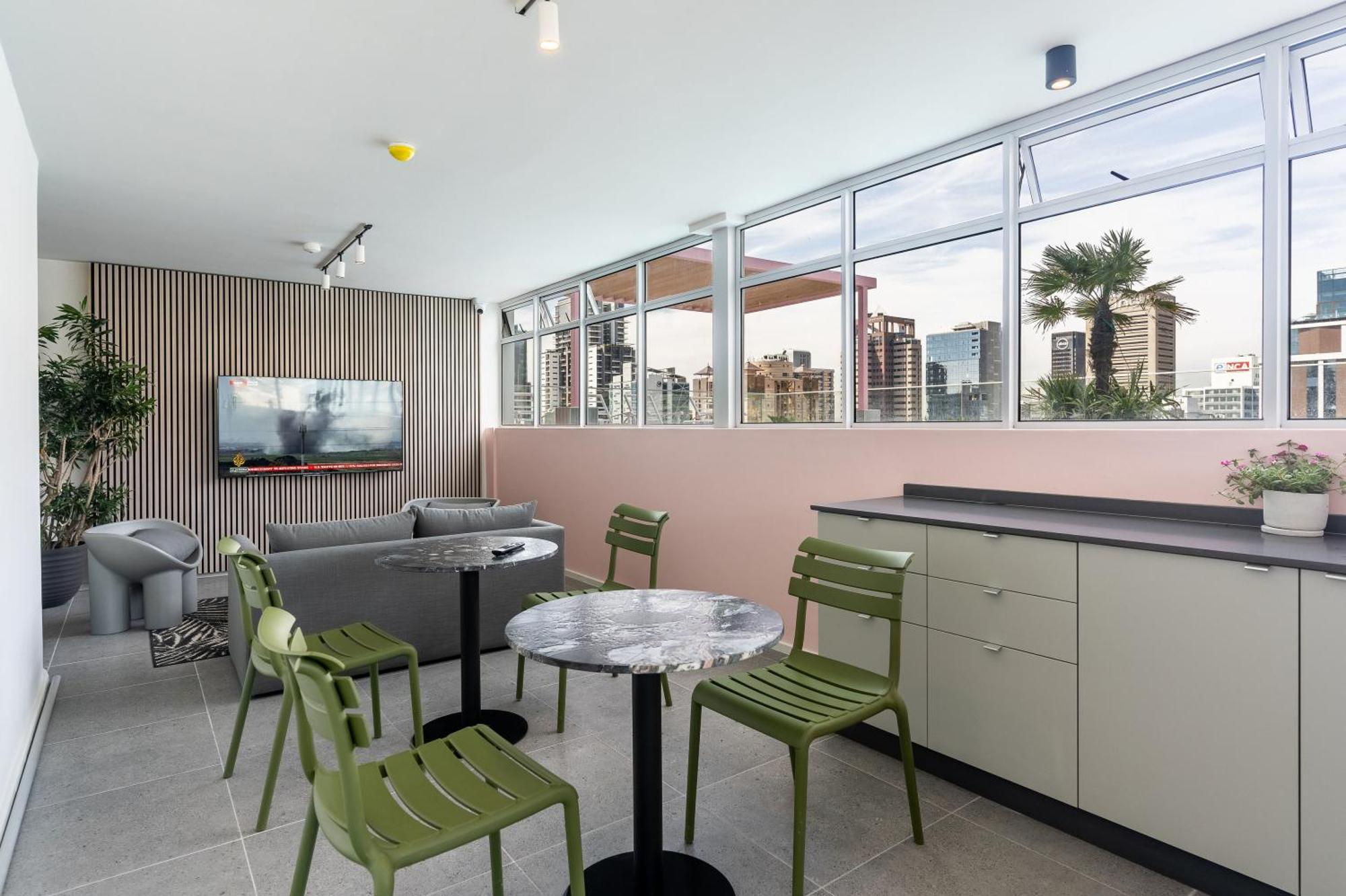 Apartment The Rose 605: Centre Studio With Views *