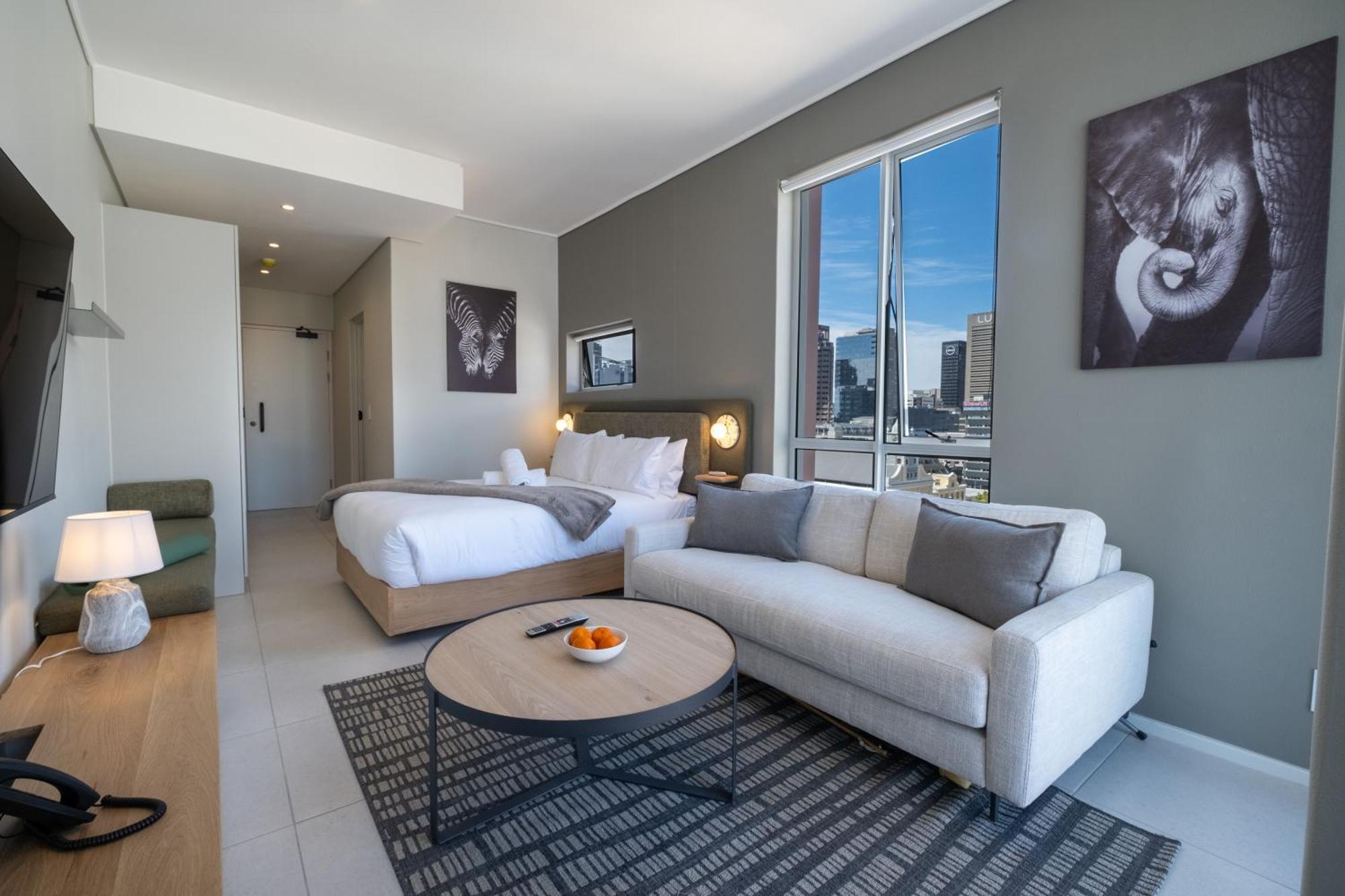 The Rose 605: Centre Studio With Views Apartment Cape Town