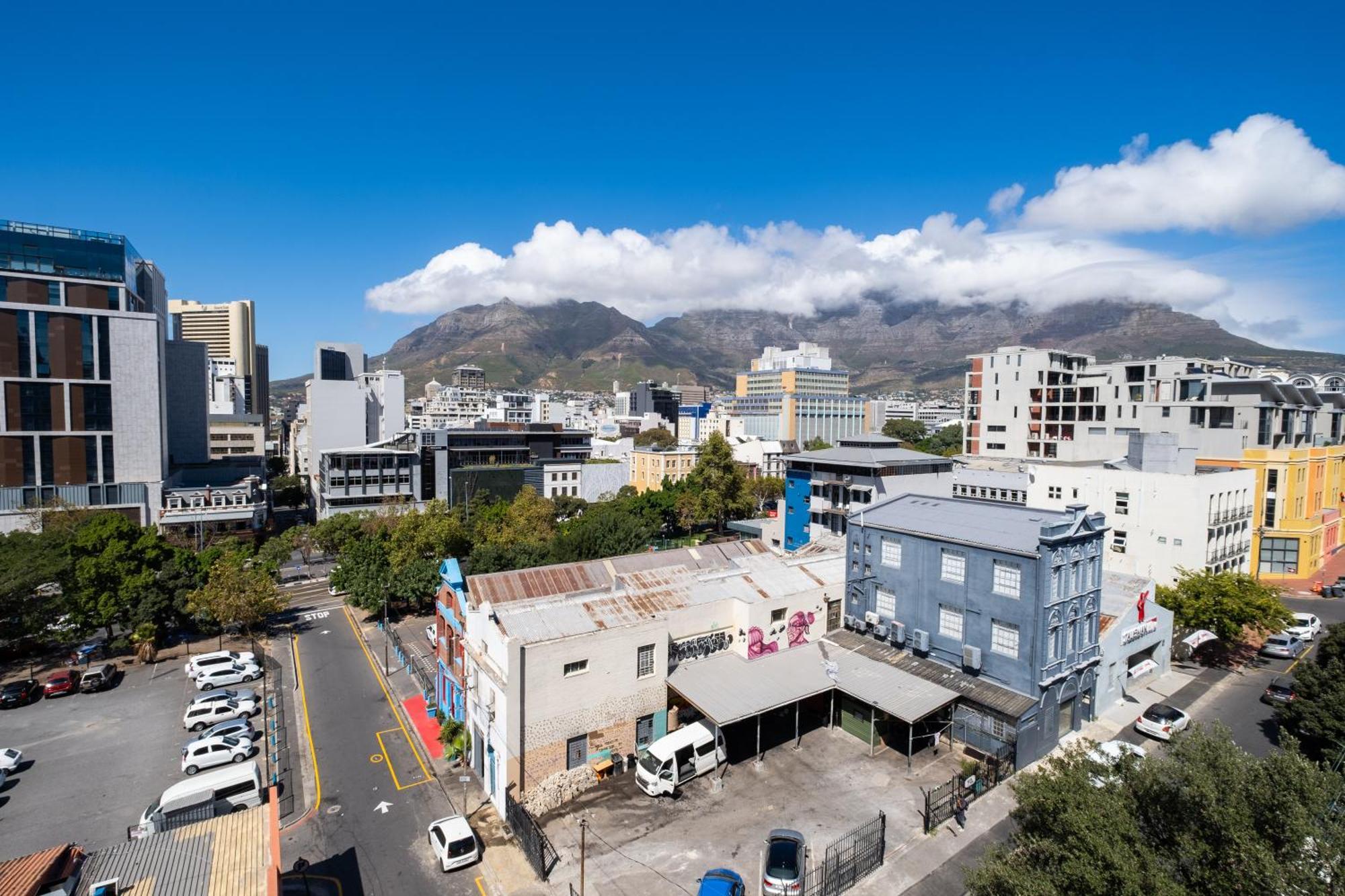 The Rose 605: Centre Studio With Views Cape Town